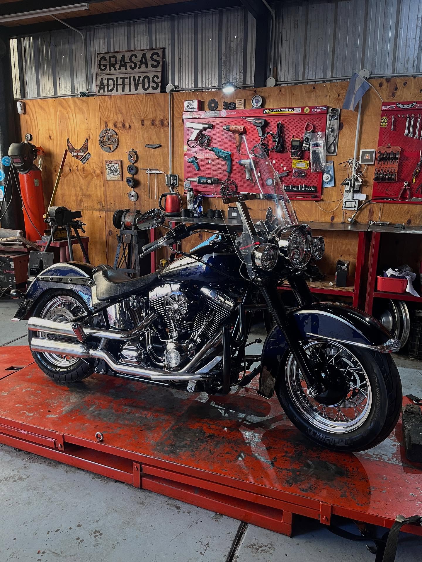 Harley-Davidson Softail Deluxe en V-Twin Motors